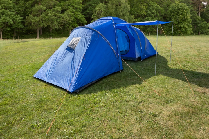6-personers familietelt, (180 +200 + 180)x220 /190 cm, Blå i gruppen SPORT, FRITID & HOBBY / Friluftsliv / Tilbehør hos TP E-commerce Nordic AB (C24310)