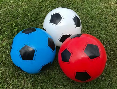Plastfotboll 21 cm Sorterade färger, 1/48 i gruppen LEKER, BARN OG BABY / Uteleker / Sport & spill hos TP E-commerce Nordic AB (C24622)