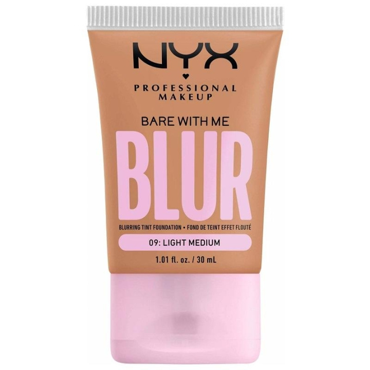 NYX PROF. MAKEUP Bare With Me Blur Tint Foundation 30ml 09 Light Medium i gruppen HELSE OG SKJØNNHET / Makeup / Makeup ansikt / Foundation hos TP E-commerce Nordic AB (C28982)