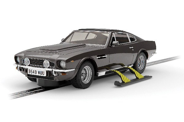 SCALEXTRIC James Bond Aston Martin V8 - The Living Daylights i gruppen LEKER, BARN OG BABY / Radiostyrt / Bilbaner / Biler hos TP E-commerce Nordic AB (C29637)