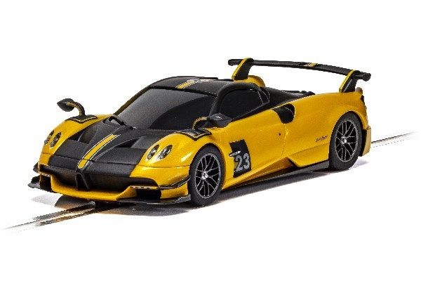 SCALEXTRIC Pagani Huayra BC Roadster 1:32, yellow i gruppen LEKER, BARN OG BABY / Radiostyrt / Bilbaner / Biler hos TP E-commerce Nordic AB (C29644)