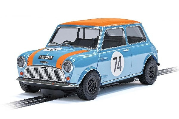 SCALEXTRIC Mini Cooper S Gulf Nick Riley & Gabriele Tarquini i gruppen LEKER, BARN OG BABY / Radiostyrt / Bilbaner / Biler hos TP E-commerce Nordic AB (C29680)