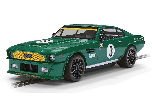 SCALEXTRIC Aston Martin V8 - Chris Scragg Racing i gruppen SPORT, FRITID & HOBBY / Hobby / Plastmodeller / Biler hos TP E-commerce Nordic AB (C29688)