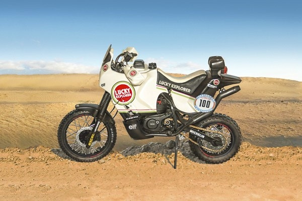 ITALERI 1:9 Cagiva \'\'Elephant\'\' 850 Paris-Dakar 1987 i gruppen SPORT, FRITID & HOBBY / Hobby / Plastmodeller / Motorsykler hos TP E-commerce Nordic AB (C29752)