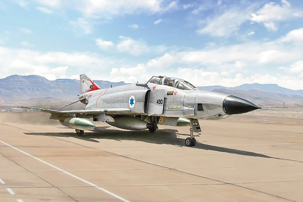 Italeri 1:48 RF-4E Phantom II i gruppen SPORT, FRITID & HOBBY / Hobby / Plastmodeller / Fly & Helikoptre hos TP E-commerce Nordic AB (C29805)