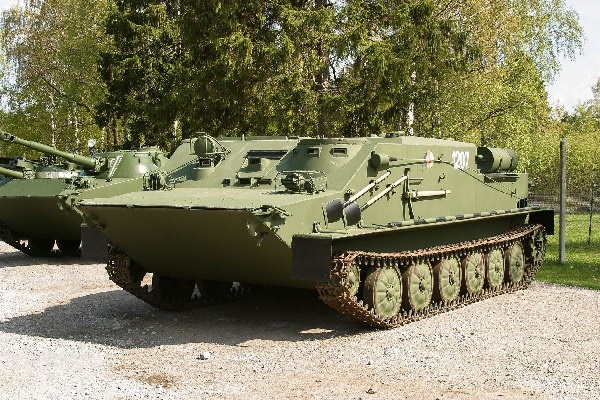 Revell BTR-50PK 1:72 i gruppen SPORT, FRITID & HOBBY / Hobby / Plastmodeller / Militære kjøretøy (land) hos TP E-commerce Nordic AB (C29885)
