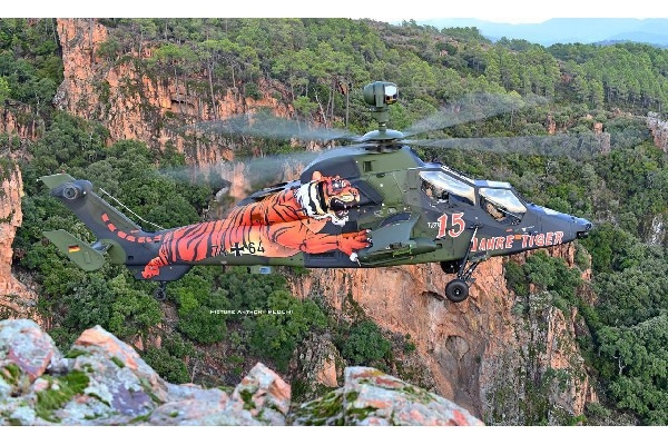 Revell Eurocopter Tiger \'15 Years Tiger\' 1:72 i gruppen SPORT, FRITID & HOBBY / Hobby / Plastmodeller / Fly & Helikoptre hos TP E-commerce Nordic AB (C29921)