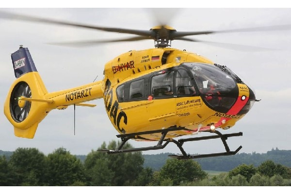 Revell H145 \'ADAC/REGA\' 1:32 i gruppen SPORT, FRITID & HOBBY / Hobby / Plastmodeller / Fly & Helikoptre hos TP E-commerce Nordic AB (C29931)