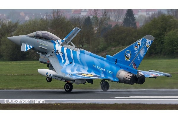 Revell Modellsett Eurofighter Typhoon \'Bavarian Tiger 2021\' i gruppen SPORT, FRITID & HOBBY / Hobby / Plastmodeller / Fly & Helikoptre hos TP E-commerce Nordic AB (C30148)