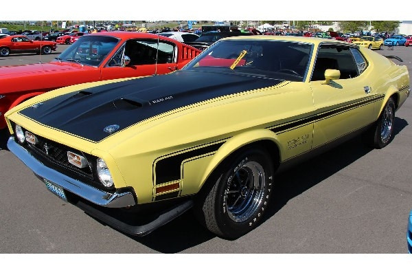 Revell Modellsett 71 Ford Mustang Boss 351 1:25 i gruppen SPORT, FRITID & HOBBY / Hobby / Plastmodeller / Biler hos TP E-commerce Nordic AB (C30182)