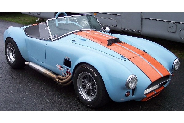 Revell Modellsett \'65 Shelby Cobra 427 i gruppen SPORT, FRITID & HOBBY / Hobby / Plastmodeller / Biler hos TP E-commerce Nordic AB (C30184)
