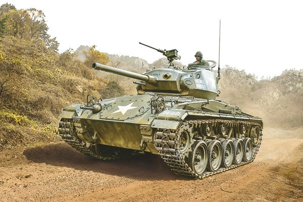 Italeri 1:35 M-24 