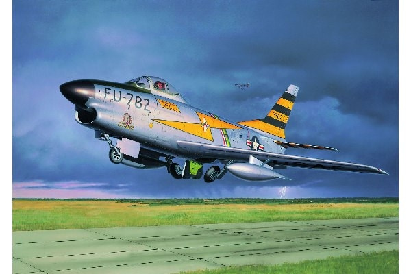 Revell F-86D Dog Sabre i gruppen SPORT, FRITID & HOBBY / Hobby / Plastmodeller / Fly & Helikoptre hos TP E-commerce Nordic AB (C30561)