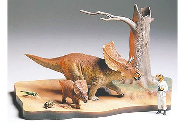 Tamiya 1/35 Chasmosaurus-diorama i gruppen SPORT, FRITID & HOBBY / Hobby / Plastmodeller / Figurer hos TP E-commerce Nordic AB (C31494)