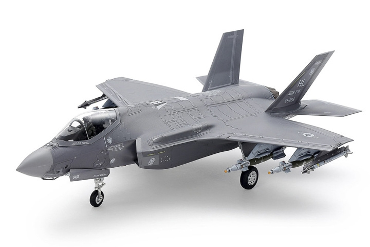 Tamiya 1/72 Lockheed Martin® F-35®A Lightning Ⅱ® i gruppen SPORT, FRITID & HOBBY / Hobby / Plastmodeller / Militære kjøretøy (land) hos TP E-commerce Nordic AB (C31753)