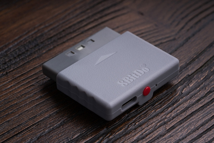 8Bitdo Retro Receiver, PlayStation / PlayStation 2 i gruppen Elektronikk / TV-spill & tilbehør / Sony PlayStation 2 hos TP E-commerce Nordic AB (C33523)