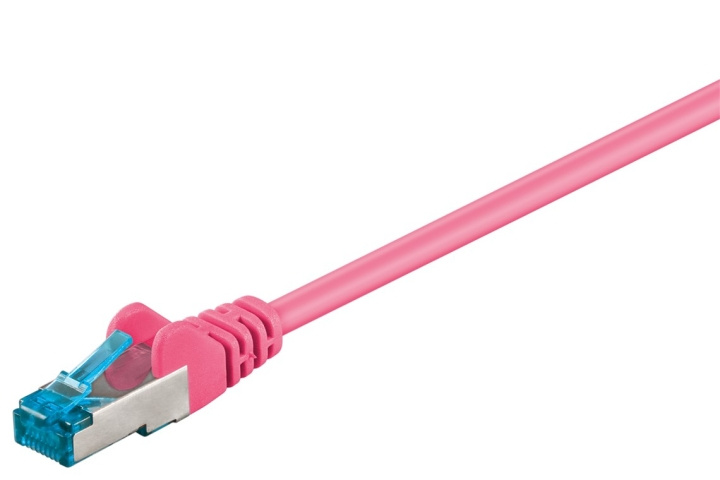 Goobay Patchkabel CAT 6A, S/FTP (PiMF), magenta, 0,5 m opparledare (CU), halogenfri kabelhölje (LSZH) i gruppen Datautstyr / Kabler og adaptere / Nettverk / Cat6 hos TP E-commerce Nordic AB (C39687)