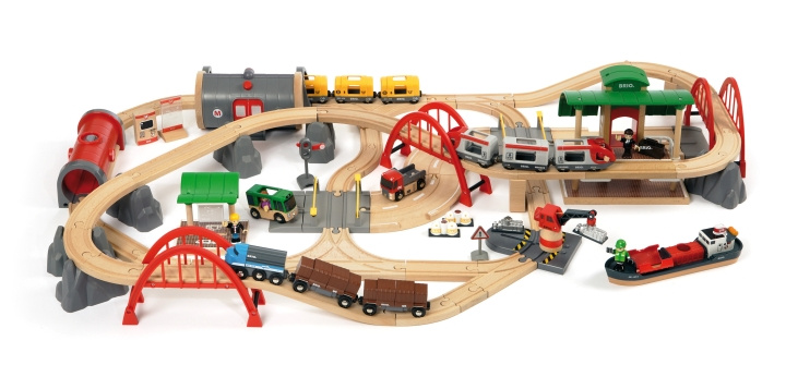 BRIO World 33052 - Deluxe Järnvägsset i gruppen LEKER, BARN OG BABY / Leker / Byggeleker / Brio Tågbanor hos TP E-commerce Nordic AB (C40388)