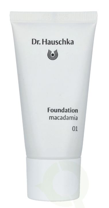 Dr. Hauschka Foundation 30 ml #01 Macadamia i gruppen HELSE OG SKJØNNHET / Makeup / Makeup ansikt / Foundation hos TP E-commerce Nordic AB (C41393)