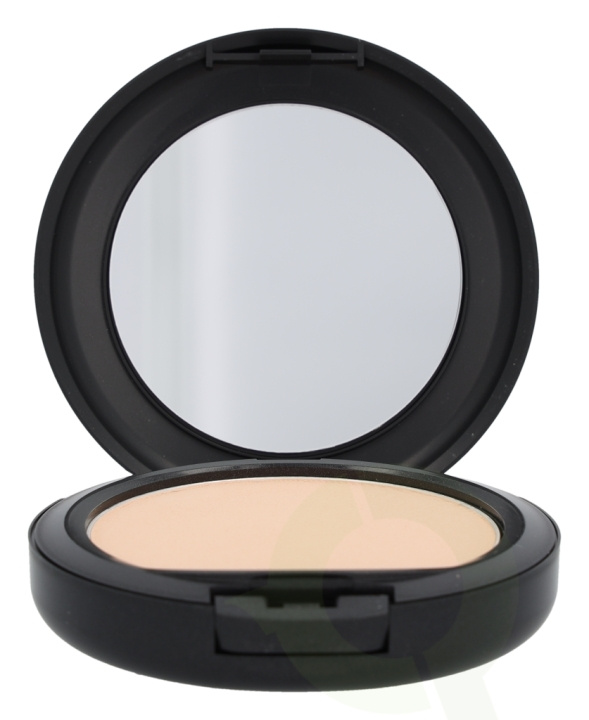 MAC Studio Fix Powder Plus Foundation 15 gr NC20 i gruppen HELSE OG SKJØNNHET / Makeup / Makeup ansikt / Foundation hos TP E-commerce Nordic AB (C41673)