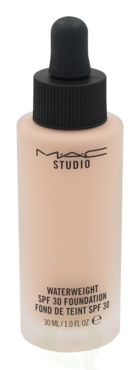 MAC Studio Waterweight Foundation SPF30 30 ml NW18 i gruppen HELSE OG SKJØNNHET / Makeup / Makeup ansikt / Foundation hos TP E-commerce Nordic AB (C41703)
