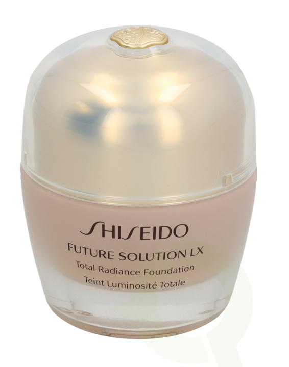 Shiseido Future Solution LX Total Radiance Foundation SPF15 30 ml Golden 3 i gruppen HELSE OG SKJØNNHET / Makeup / Makeup ansikt / Foundation hos TP E-commerce Nordic AB (C41791)