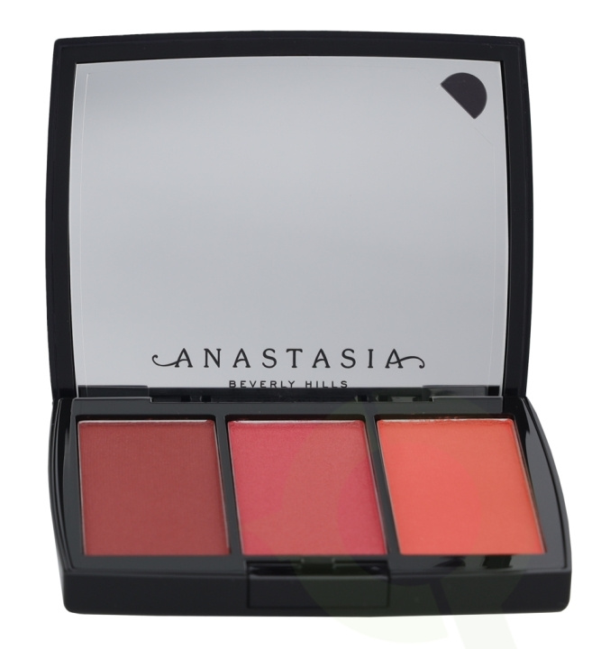 Anastasia Beverly Hills Blush Trio 9 gr 3x3gr - Berry Adore i gruppen HELSE OG SKJØNNHET / Makeup / Makeup ansikt / Rouge / Bronzer hos TP E-commerce Nordic AB (C45961)