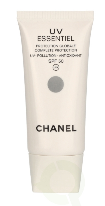 Chanel UV Essentiel Complete Protection SPF50 30 ml i gruppen HELSE OG SKJØNNHET / Hudpleie / Soling / Solkrem hos TP E-commerce Nordic AB (C49723)