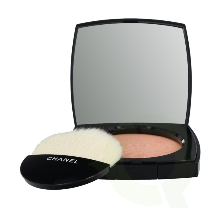 Chanel Poudre Lumiere Highlighting Powder 8,5 gr #30 Rosy Gold i gruppen HELSE OG SKJØNNHET / Makeup / Makeup ansikt / Pudder hos TP E-commerce Nordic AB (C49725)