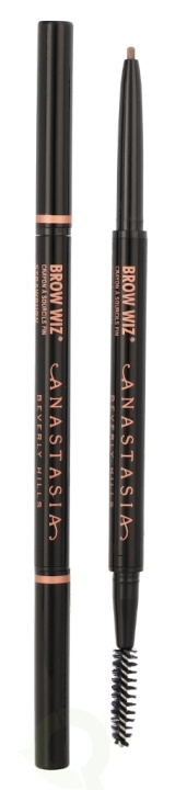 Anastasia Beverly Hills Brow Wiz 0.09 g Strawburn i gruppen HELSE OG SKJØNNHET / Makeup / Øyne og øyebryn / Øyenbrynspenn hos TP E-commerce Nordic AB (C49838)