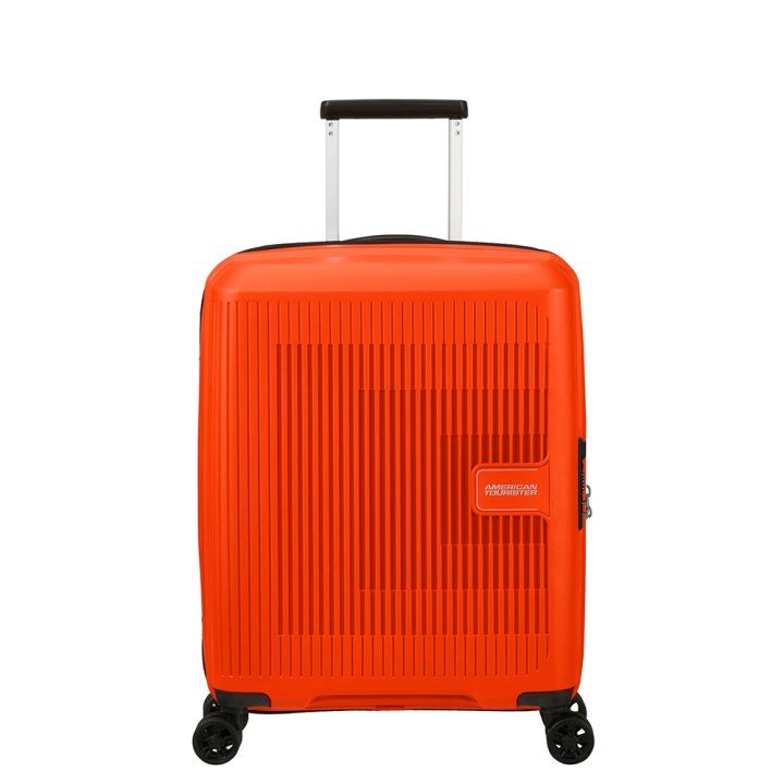 American Tourister Kabinveske AeroStep Spinner 55 cm Bright Orange i gruppen SPORT, FRITID & HOBBY / Reise / Kofferter hos TP E-commerce Nordic AB (C49947)
