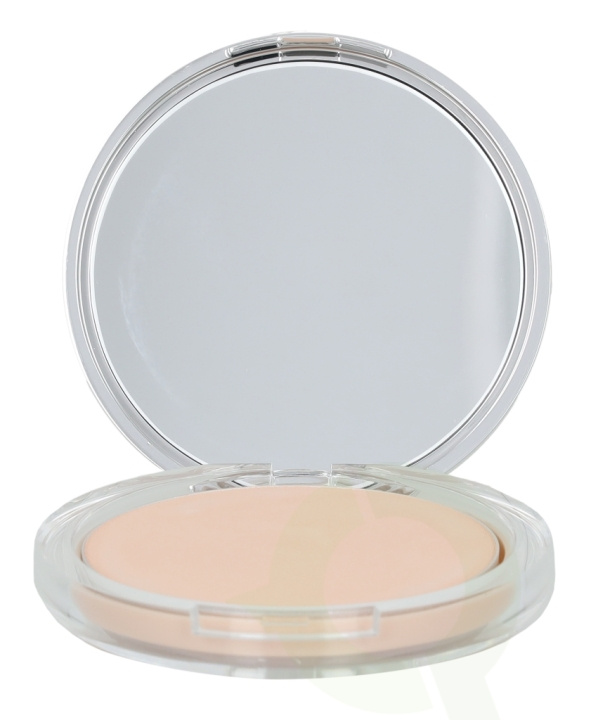 Clinique Almost Powder Make-Up SPF15 10 gr #01 Fair - All Skin Types i gruppen HELSE OG SKJØNNHET / Makeup / Makeup ansikt / Pudder hos TP E-commerce Nordic AB (C50157)