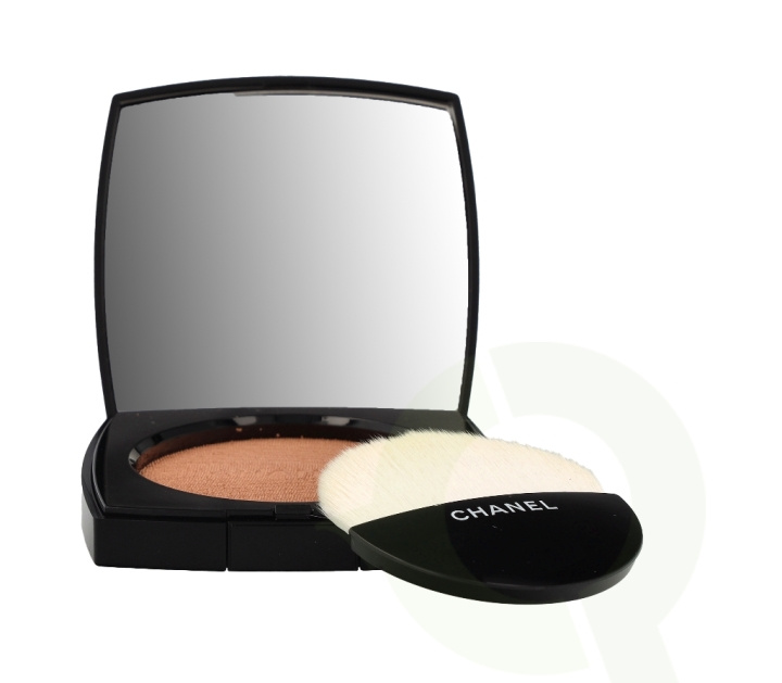 Chanel Poudre Lumiere Highlighting Powder 8.5 g #020 Gold i gruppen HELSE OG SKJØNNHET / Makeup / Makeup ansikt / Pudder hos TP E-commerce Nordic AB (C50617)