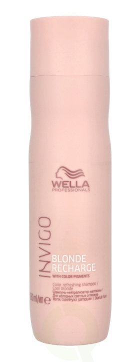 Wella Invigo - Blonde Recharge Color Refr. Shampoo 250 ml Cool Blonde i gruppen HELSE OG SKJØNNHET / Hår & styling / Hårpleie / Sjampo hos TP E-commerce Nordic AB (C56898)