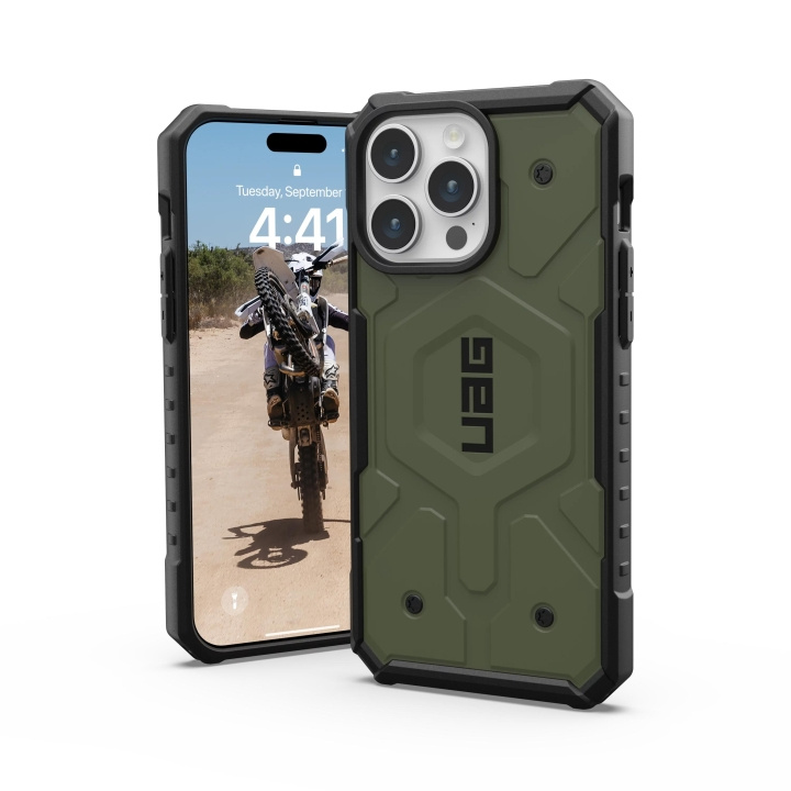 Urban Armor Gear iPhone 15 Pro Max Pathfinder Magsafe - Olive Drab i gruppen SMARTTELEFON & NETTBRETT / Mobilbeskyttelse / Apple / iPhone 15 hos TP E-commerce Nordic AB (C59768)