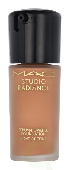 MAC Studio Radiance Serum-Powered Foundation 30 ml #NW25 i gruppen HELSE OG SKJØNNHET / Makeup / Makeup ansikt / Foundation hos TP E-commerce Nordic AB (C63981)