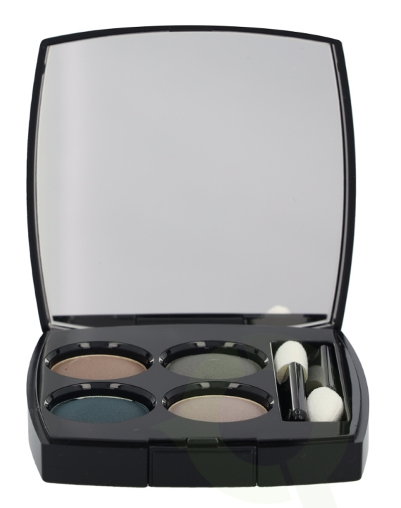Chanel Les 4 Ombres Multi Effect Quadra Eyeshadow 2 g #324 Blurry Blue i gruppen HELSE OG SKJØNNHET / Makeup / Øyne og øyebryn / Øyeskygger hos TP E-commerce Nordic AB (C65615)