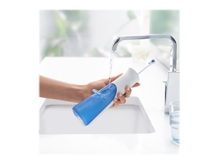Oral B Aqua Care 4 munnskyll i gruppen HELSE OG SKJØNNHET / Munnpleie / Elektriske tannbørster hos TP E-commerce Nordic AB (C66995)