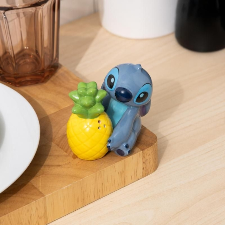 Paladone Salt- og pepperbøsser med Stitch og ananas i gruppen HJEM, HUS OG HAGE / Kjøkkenutstyr / Saltkverner og pepperkverner hos TP E-commerce Nordic AB (C86081)