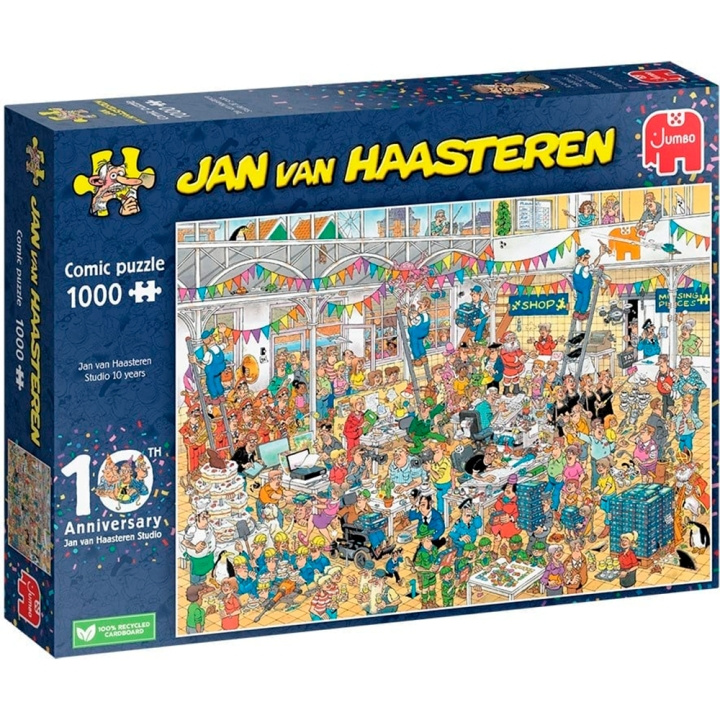 Jan van Haasteren JVH Studio (1000 brikker) (JUM00028) i gruppen SPORT, FRITID & HOBBY / Hobby / Puslespill hos TP E-commerce Nordic AB (C89999)