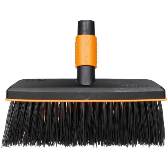 Fiskars QuikFit hagekost i gruppen HJEM, HUS OG HAGE / Hageprodukter / Hageredskap hos TP E-commerce Nordic AB (C91089)