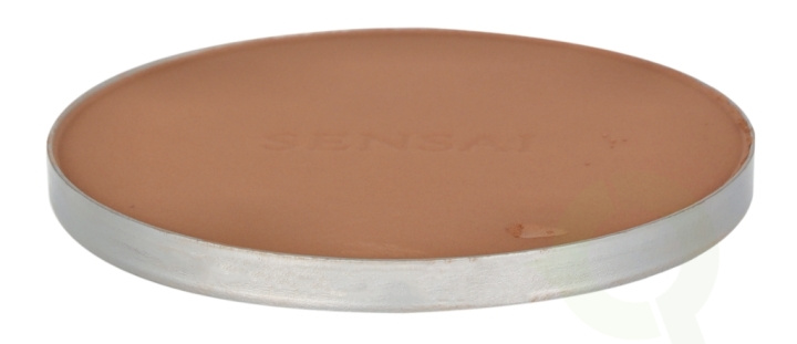 Sensai Total Finish Foundation SPF10 - Refill 11 g #205 Topaz Beige i gruppen HELSE OG SKJØNNHET / Makeup / Makeup ansikt / Foundation hos TP E-commerce Nordic AB (C99682)