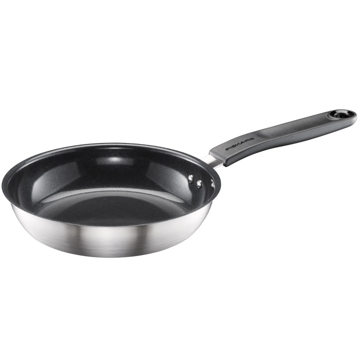 Fiskars Stekepanne FF 20 cm keramikk 1072249 i gruppen HJEM, HUS OG HAGE / Kjøkkenutstyr / Stekepanner hos TP E-commerce Nordic AB (D12092)