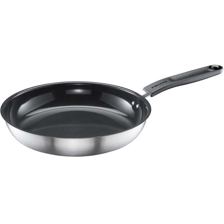 Fiskars Stekepanne FF 26 cm keramikk 1072311 i gruppen HJEM, HUS OG HAGE / Kjøkkenutstyr / Stekepanner hos TP E-commerce Nordic AB (D12094)