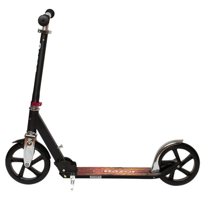 Razor A5 Lux Scooter - Black Label (13073067) i gruppen LEKER, BARN OG BABY / Uteleker / Sykler & sparkesykler hos TP E-commerce Nordic AB (D14958)