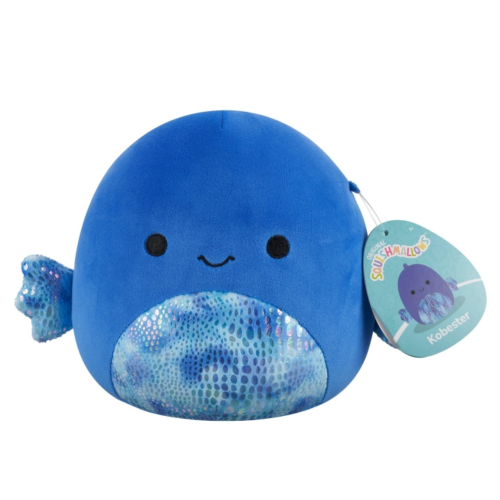 Squishmallows 19 cm plysj P22 - Kobester the Betta Fish i gruppen LEKER, BARN OG BABY / Babyleker (0-3 år) / Kosedyr hos TP E-commerce Nordic AB (D15359)