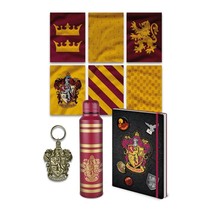 Pyramid International HARRY POTTER (FARGERIKT VÅPENSKJOLD GRYFFINDOR) PREMIUM GAVESETT i gruppen SPORT, FRITID & HOBBY / Morsomme produkter / Samlerobjekter hos TP E-commerce Nordic AB (D15480)