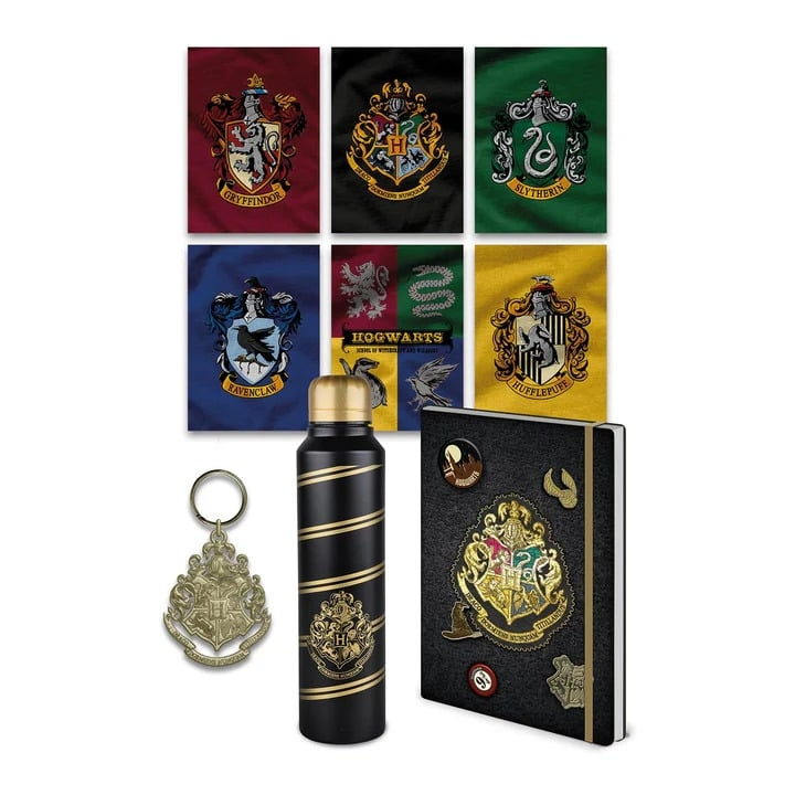 Pyramid International HARRY POTTER (FARGERIKT VÅPENSKJOLD) PREMIUM GAVESETT i gruppen SPORT, FRITID & HOBBY / Morsomme produkter / Samlerobjekter hos TP E-commerce Nordic AB (D15483)
