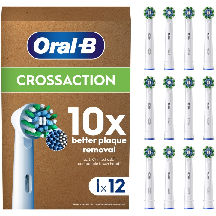 Oral B Borsthuvud CrossAction 12st i gruppen HELSE OG SKJØNNHET / Munnpleie / Elektriske tannbørster tilbehør hos TP E-commerce Nordic AB (D16534)
