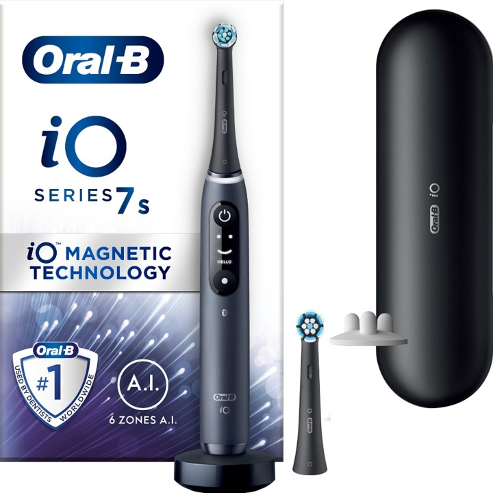 Oral B Eltandborste iO7 Black i gruppen HELSE OG SKJØNNHET / Munnpleie / Elektriske tannbørster hos TP E-commerce Nordic AB (D16540)